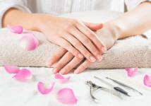 immagine listino manicure